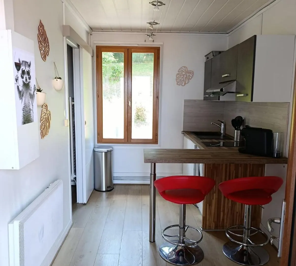 Charmant studio dans vieux village Publier